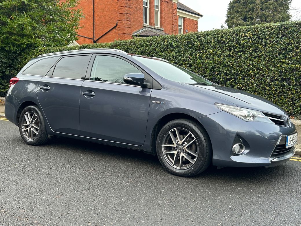 Image for 2015 Toyota Auris 1.8 VVTI HYBRID *SALE AGREED*