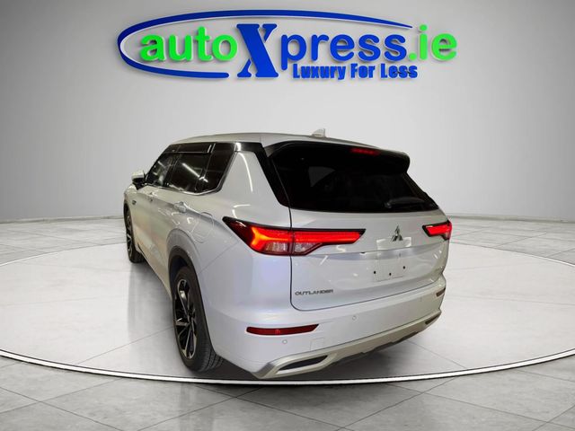 Image for 2023 Mitsubishi Outlander PHEV 4WD, Panoramic sunroof, Low mileage