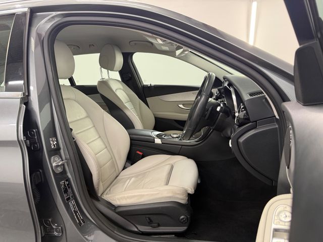 Image for 2018 Mercedes-Benz C Class **E SPORT MODEL **MULTI FUNCTION STEERIBG WHEEL **FULTI FUNCTION CENTRE CONSOLE **MULTI DRIVING MODES **AIR SUSPENSION **BLUETOOTH RADIO **HEATED CREAM LEATHER SEATS **REVERSING CAMERA **REVERSING SEN