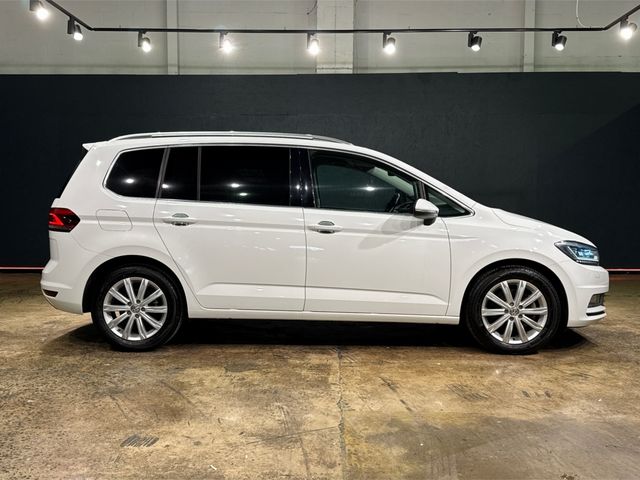 Image for 2017 Volkswagen Touran 7-SEATER - 1.4L TSI HIGH LINE - HEATED SEATS FRONT & REAR - FACTORY ALLOYS - CRUISE CONTROL - REVERSE CAMERA