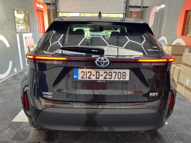 Image for 2021 Toyota Yaris Cross 2021 TOYOTA YARIS CROSS HYBRID Z 1.5 AUTOMATIC / CRUISE CONTROL / PARKING CAMERA / ELECTRIC MEMORY & HEATED SEATS / HEATED STEERING WHEEL AND MORE