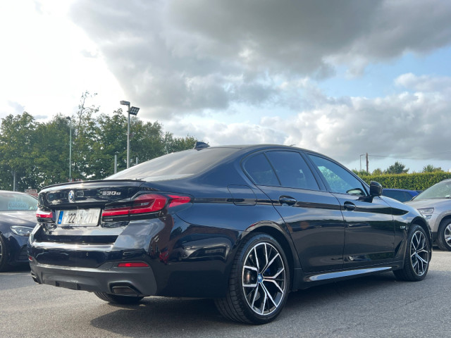 Image for 2022 BMW 5 Series 530E M-SPORT *PRO & COMFORT PACKS*