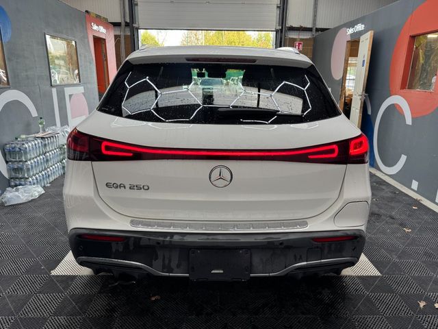 Image for 2021 Mercedes-Benz EQA 2021 MERCEDES-BENZ EQA AUTOMATIC / CRUISE CONTROL / 360 CAMERA / ELECTRIC MEMORY & HEATED SEATS / PANORAMIC SUNROOF/ PADDLE SHIFTERS / AMBIENT LIGHTS AND MORE