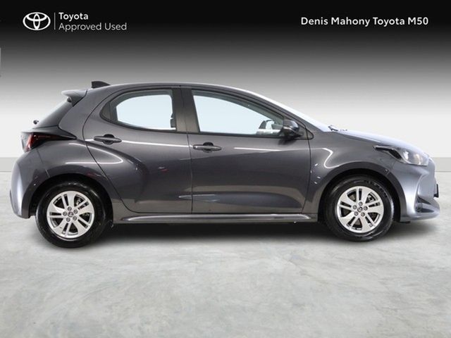 Image for 2026 Toyota Yaris Hev Luna
