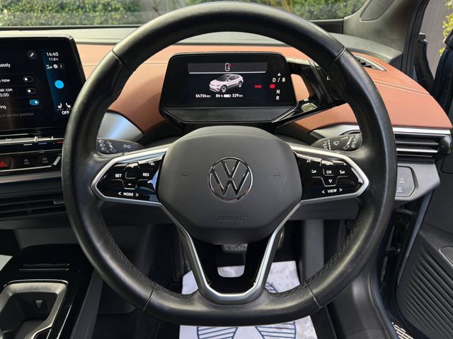 Image for 2022 Volkswagen ID.4 PRO FAMILY 72KWH // PAN ROOF // 19" DIAMOND CUT ALLOYS // APPLE CARPLAY/ANDROID AUTO