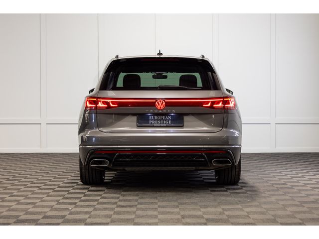 Image for 2025 Volkswagen Touareg R-Line 2 Seat Commercial