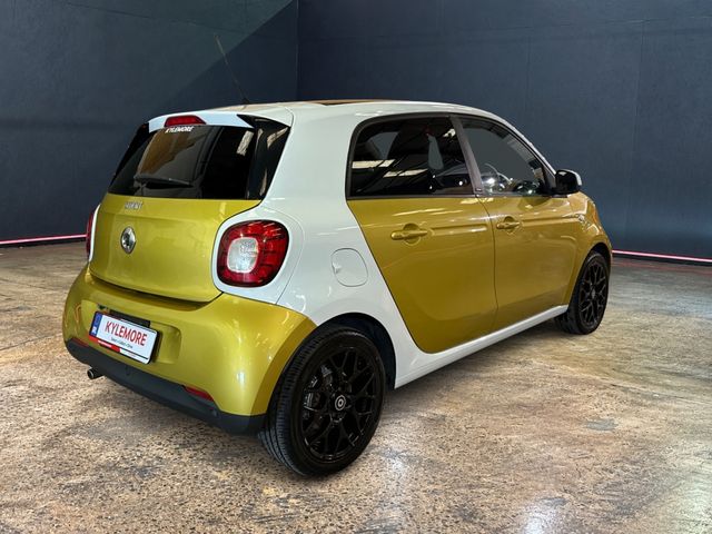 Image for 2017 Smart Forfour 0.9 AUTOMATIC - BLACK LEATHER - FACTORY ALLOYS - HEATED SEATS - GLASS ROOF