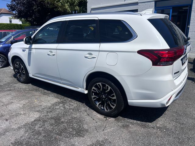 Image for 2016 Mitsubishi Outlander 2016 MITSUBISHI OUTLANDER HYBRID TOP SPEC