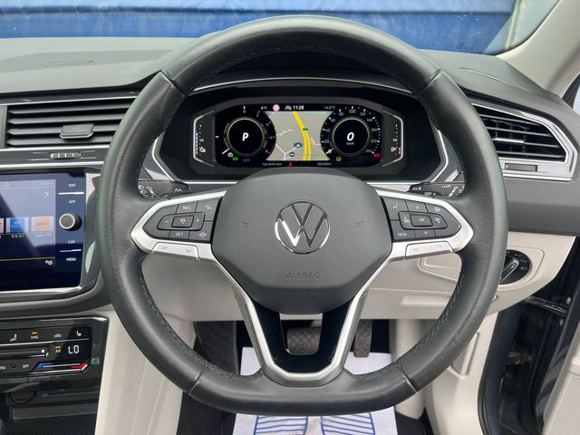 Image for 2022 Volkswagen Tiguan ELEGANCE 1.4 TSI HYBRID AUTO // PANORAMIC SUNROOF // 360 DEGREE SURROUND PARKING SENSORS // HEATED SEATS