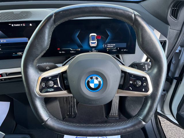 Image for 2022 BMW iX XDRIVE40E PREMIUM ** MASSIVE SPEC ** // HARMAN/KARDON SOUND // VIRTUAL COCKPIT // 22" DIAMOND CUT ALLOYS 