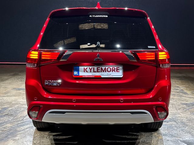 Image for 2020 Mitsubishi Outlander 2.4 BLACK HALF LEATHER - FACTORY ALLOYS - ANDROID AUTO / APPLE CAR PLAY