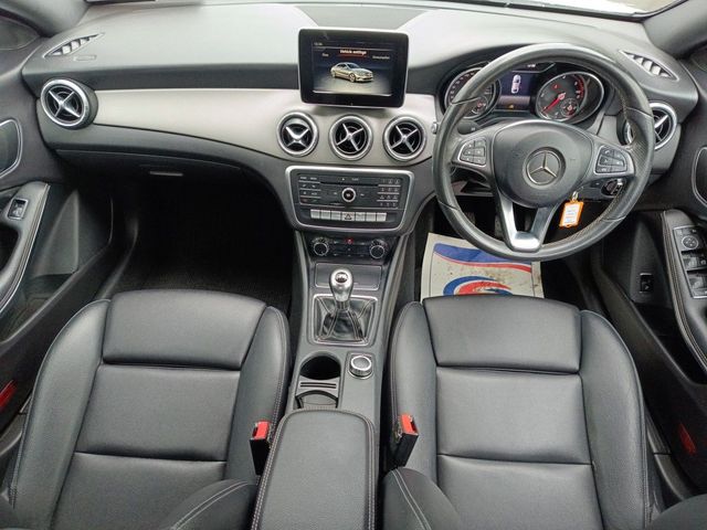 Image for 2017 Mercedes-Benz CLA Class CLA 180 D URBAN 4dr Saloon Leather interior