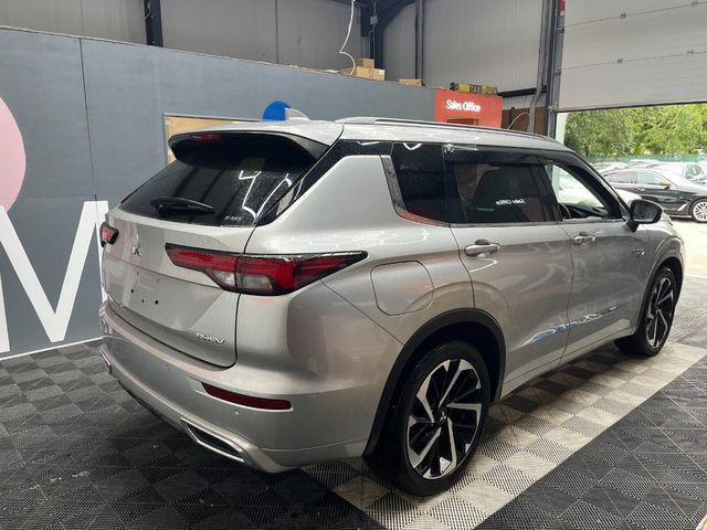 Image for 2022 Mitsubishi Outlander 2022 MITSUBISHI OUTLANDER PHEV P 2.4 AUTOMATIC / CRUISE CONTROL / 360 CAMERA / ELECTRIC MEMORY & HEATED SEATS / PADDLE SHIFTERS / 7 SEATS OPTION / HEATED STEERING WHEEL AND MORE