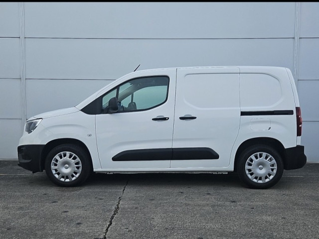 Image for 2022 Opel Combo 1.5L COMBO 100BHP