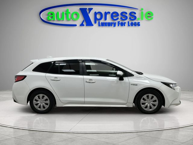 Image for 2020 Toyota Corolla TOURING HYBRID 1.8 Automatic, Reversing camera