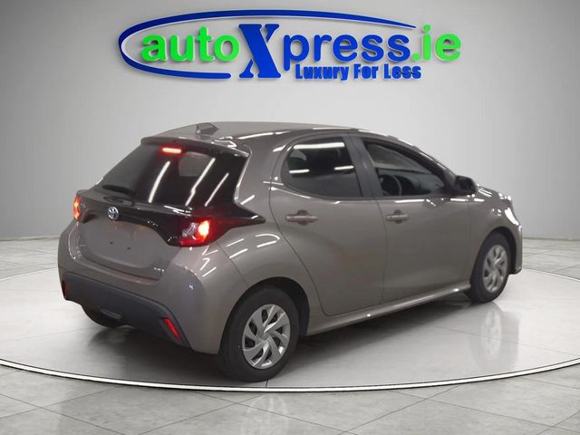 Image for 2021 Toyota Yaris 1.5 HYBRID X Automatic, Reversing camera