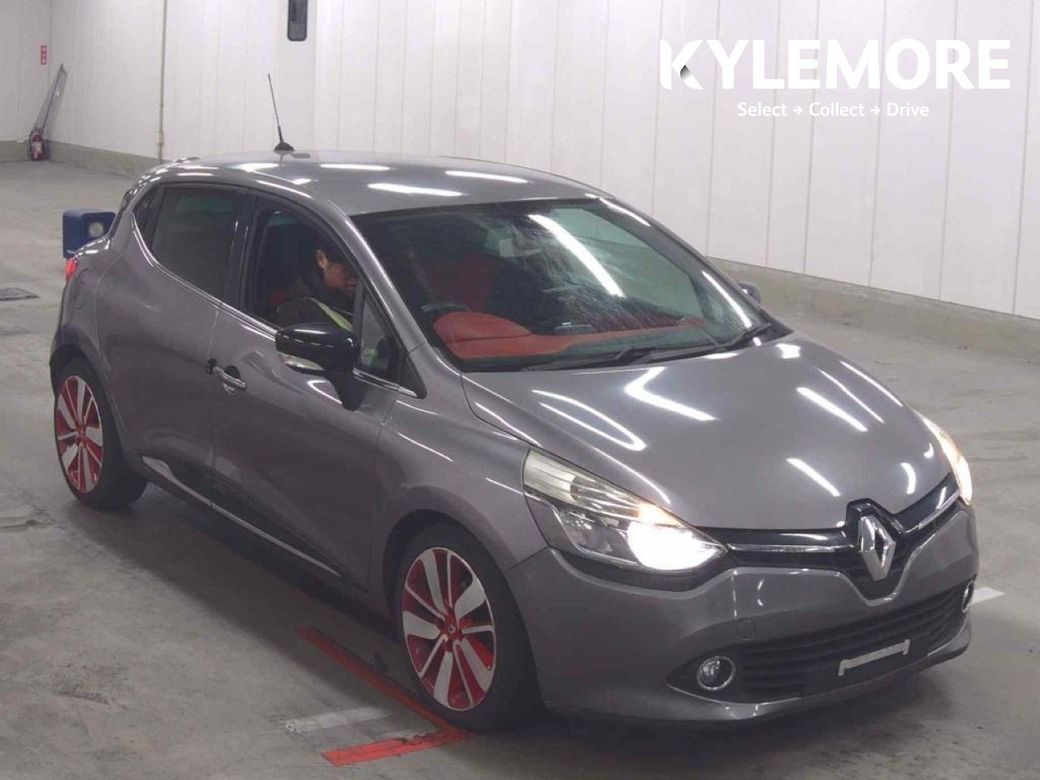 Image for 2015 Renault Captur 1.2 AUTOMATIC - 17'' ALLOY WHEELS - RED TRIM INTERIOR/ALLOYS