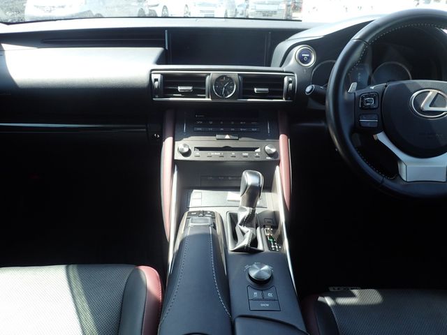 Image for 2019 Lexus IS 300h Hybrid Premium Automatic Saloon