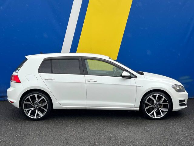 Image for 2015 Volkswagen Golf R-LINE PACK 1.2 TSI // COMFORTLINE // BLUETOOTH MUSIC // NEW 19" R-LINE ALLOYS // REVERSE CAMERA