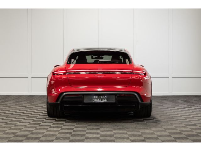 Image for 2022 Porsche Taycan 4S Cross Turismo (93.4 kWh)
