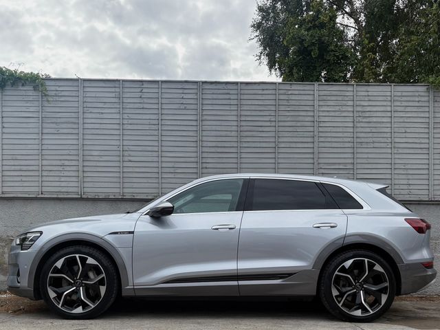 Image for 2020 Audi e-tron SPORT 50 QUATTRO / PANORAMIC ROOF / 22" ALLOYS /Leather Trim - Metropolis Valcona / NAV / PARK ASSIST / *FINANCE PACKAGES AVAILABLE* 