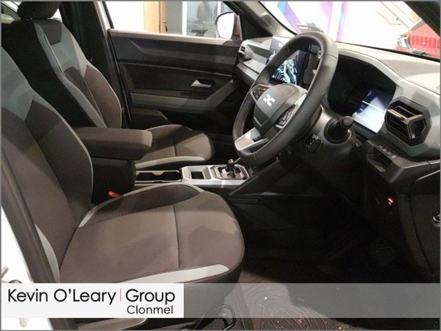 Image for 2026 Dacia Duster Extreme HEV 155