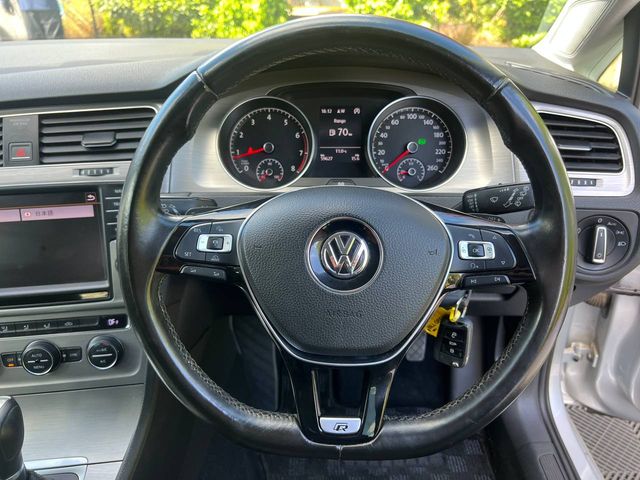 Image for 2014 Volkswagen Golf R-LINE PACK 1.2 TSI AUTO // FULL SERVICE HISTORY // NEW 19" ALLOYS // ADAPTIVE CRUISE CONTROL