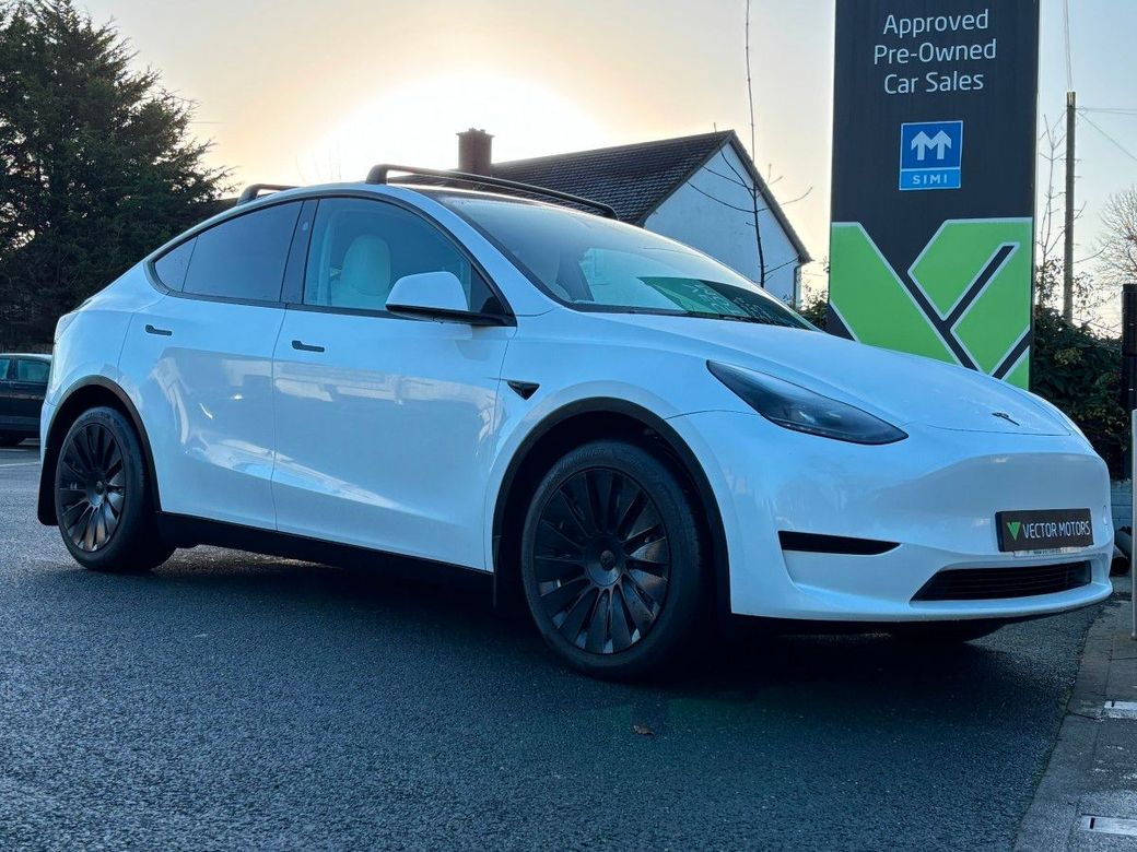 Image for 2024 Tesla Model Y WHITE INTERIOR RWD