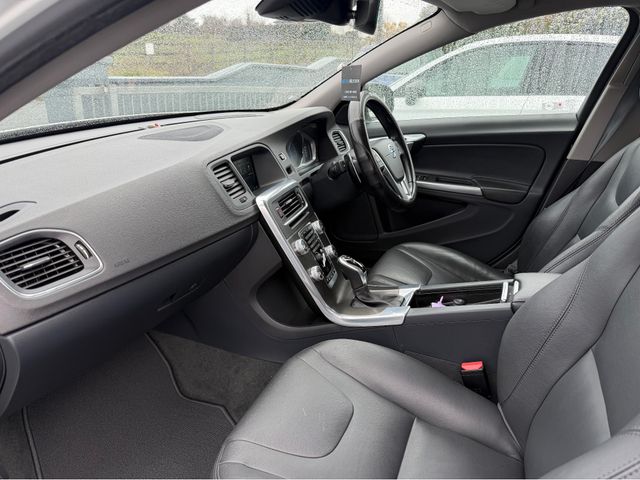 Image for 2016 Volvo S60 2.0 D4 SE DYNAMIC PLUS DIESEL AUTOMATIC // TINY KMS // MASSIVE SPEC // FULL HEATED LEATHER // REVERSING CAMERA // CRUISE CONTROL // LANE ASSIST // COLLISION WARNING SYSTEM // UPGRADED SPORT ALLOYS