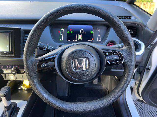 Image for 2024 Honda Fit 1.2 HYBRID AUTO // DIGITAL CLUSTER // REVERSE CAMERA // LANE ASSIST 