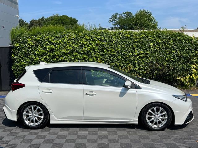 Image for 2017 Toyota Auris MODELLISTA 1.8 HYBRID AUTO // REVERSE CAMERA // DIGITAL CLIMATE CONTROL // CRUISE CONTROL
