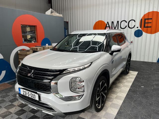 Image for 2023 Mitsubishi Outlander 2023 MITSUBISHI OUTLANDER PHEV G 2.4 AUTOMATIC / CRUISE CONTROL / 360 CAMERA / ELECTRIC MEMORY & HEATED SEATS / PADDLE SHIFTERS AND MORE