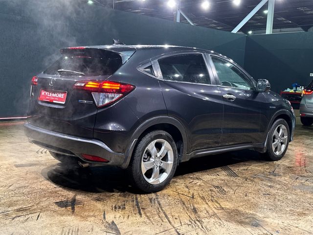 Image for 2017 Honda Vezel 1.5L HYBRID AUTOMATIC - HALF BLACK LEATHER UPHOLSTERY - REVERSE CAMERA - CRUISE CONTROL