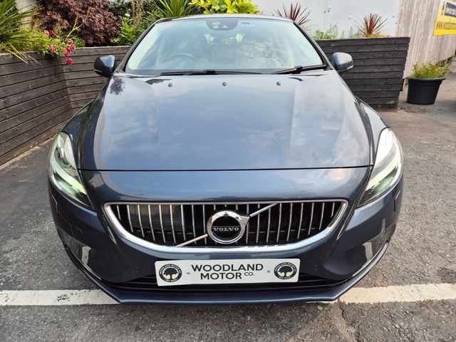 Image for 2020 Volvo V40 1.5 T3 AUTO/ CLASSIC INSCRIPTION WITH PANORAMIC ROOF / TOP SPEC 