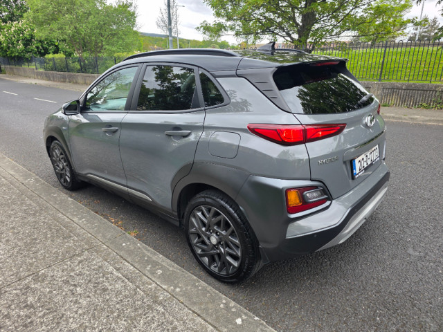 Image for 2021 Hyundai Kona Kauai Executive Hybrid 2 Tone 5DR AU