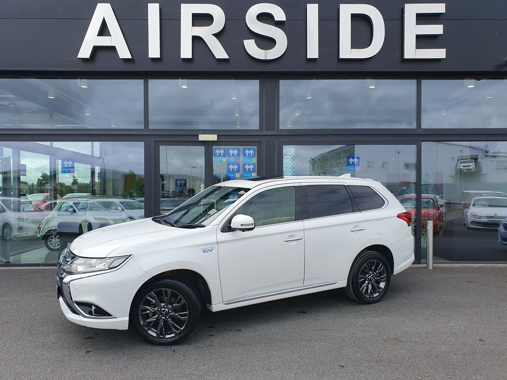 Image for 2017 Mitsubishi Outlander SUNROOF * S EDITION * LEATHER * PLUG-IN HYBRID * 2.0 PHEV