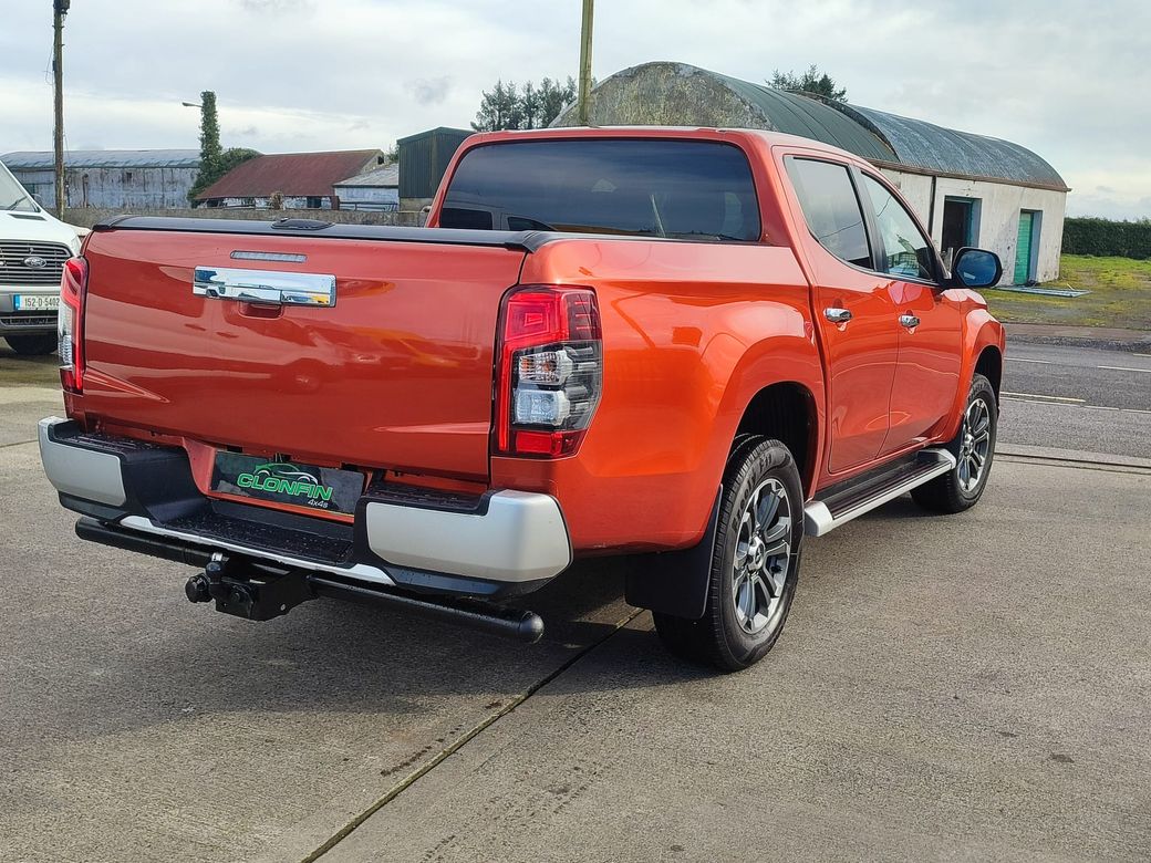 Image for 2021 Mitsubishi L200 DI-D BARBARIAN DCB