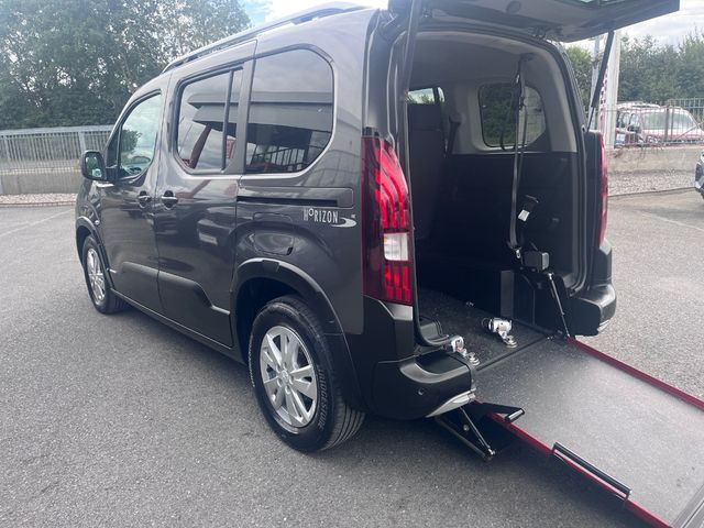 Image for 2019 Peugeot Rifter Wheelchair Accessible