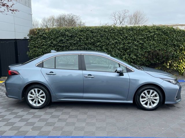 Image for 2023 Toyota Corolla LUNA 1.8 HYBRID // APPLE CARPLAY/ANDROID AUTO // DIGITAL CLUSTER // REVERSE CAMERA
