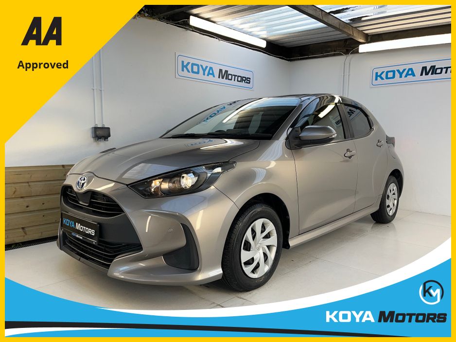 Image for 2020 Toyota Yaris X EDITION 1.5 PETROL HYBRID AUTOMATIC // FULL PARK ASSIST // PRIVACY PACK // REVERSING CAMERA // BLUETOOTH MEDIA // LANE ASSIST // IDEAL STARTER CAR // VERY ECONOMICAL