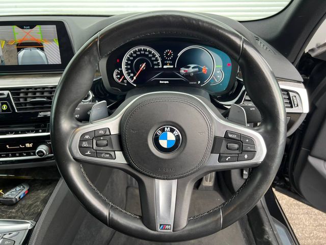 Image for 2019 BMW 5 Series 530e M-SPORT COMPETITION 2.0 HYBRID // FULL SERVICE HISTORY // MASSAGE COOLED & HEATED SEATS // 360 PARKING CAMERAS