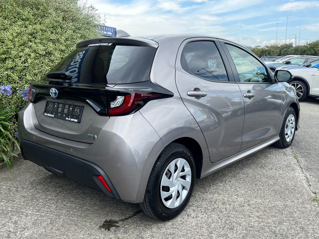Image for 2022 Toyota Yaris X HYBRID AUTOMATIC 1.5 PETROL //KEYLESS ENTRY//ADAPTIVE CRUISE CONTROL//REVERSE CAMERA//