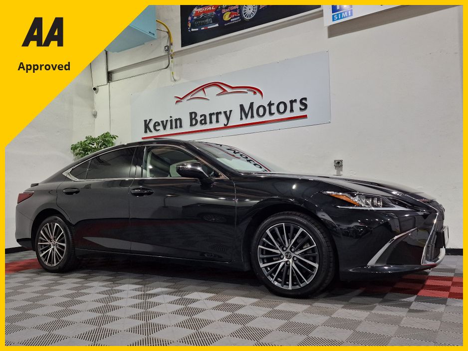 Image for 2022 Lexus ES 300h 2.5 HYBRID (SUNROOF) AUTOMATIC **ONE OWNER / APPLE CARPLAY / ACTIVE RADAR CRUISE CONTROL / BLIND SPOT ASSIST / FULL BLACK LEATHER / HEATED SEATS / SAT NAV / REVERSE CAMERA / WIRELESS PHONE CHARGING**