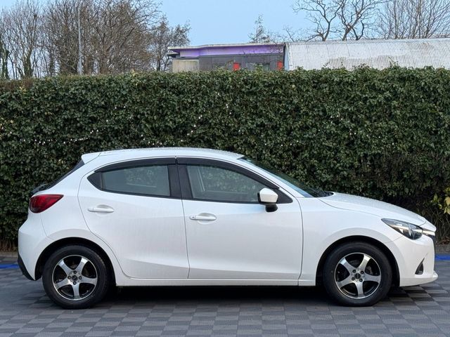 Image for 2016 Mazda Demio 1.3 SKYACTIV // 15" DIAMOND CUT ALLOYS // AIR CONDITIONING // LOW MILEAGE 