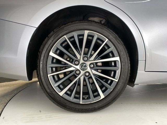 Image for 2023 Lexus ES 300h Dynamic