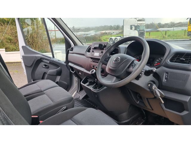 Image for 2021 Nissan NV400 