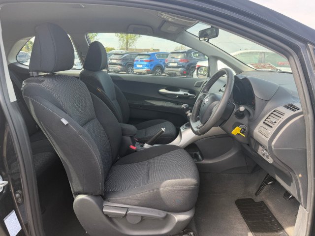 Image for 2012 Toyota Auris 1.4 D4D SOL 2DR * BLUETOOTH / AIR CONDITIONING * 