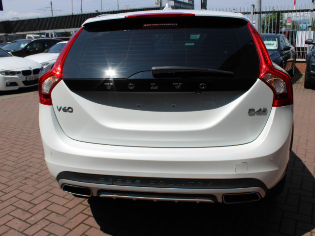 Image for 2018 Volvo V60 Cross Country 2.0D4 CROSS COUNTRY 5DR ESTATE AUTOMATIC // TOP CROSSCOUNTRY SPEC // STUNNING CAR // WELL WORTH VIEWING // BUY WITH CONFIDENCE AA AND SIMI APPROVED DEALER 2025 // ALL TRADE INS WELCOME // FINANCE AR