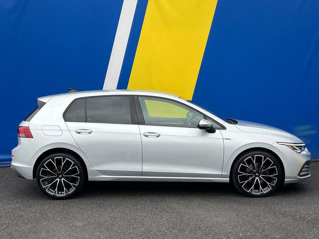 Image for 2021 Volkswagen Golf R-LINE PACK 1.0 TSI // NEW 19" R-LINE ALLOYS // APPLE CARPLAY/ANDROID AUTO // ADAPTIVE CRUISE CONTROL