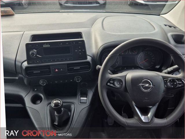 Image for 2021 Opel Combo 1.5 Turbo D 100PS + VAT
